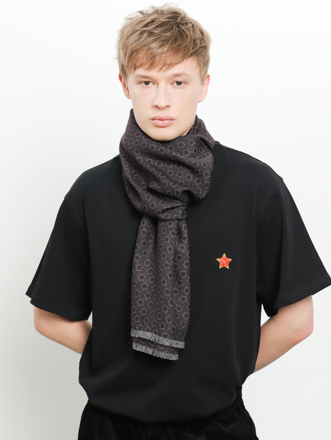 коричневый