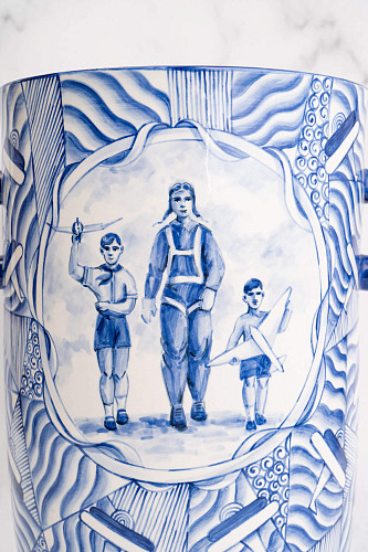 Ваза с ручками "Авангард. Летчики" (керамика голубой) 