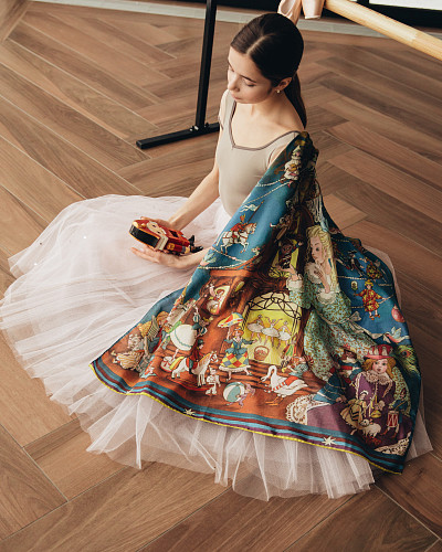 Платок "Щелкунчик" (шелк 100% синий 120х120) 