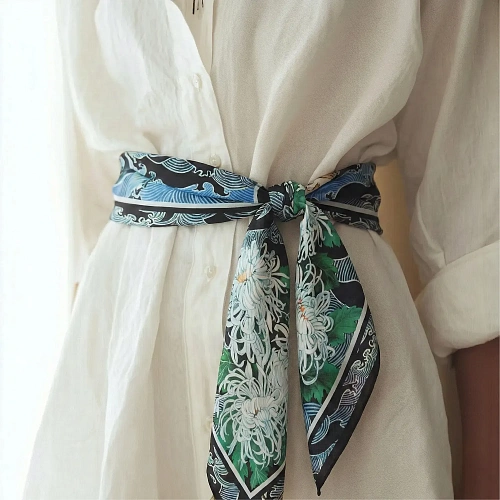 Платок "Хризантемы" (шелк 100% голубой, белый, черный 120х120) 