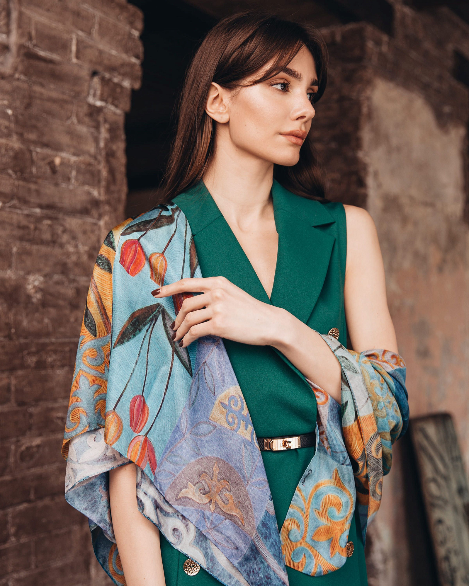 Платок "Праздник весны" (шелк 100% голубой оранжевый зеленый 90х90)